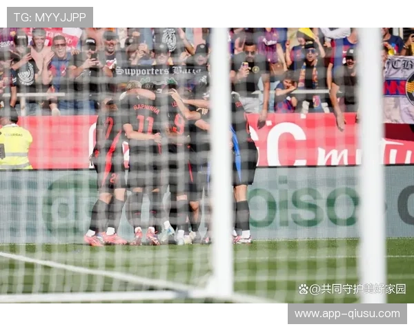 加泰德比战况激烈，亚马尔远射成破解铁桶阵关键